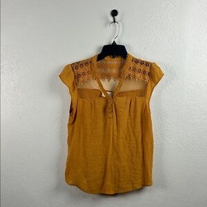 Womens Sweet Wander Gold Mustard Blouse Sz XL Lace Short Sleeve Feminine V Neck